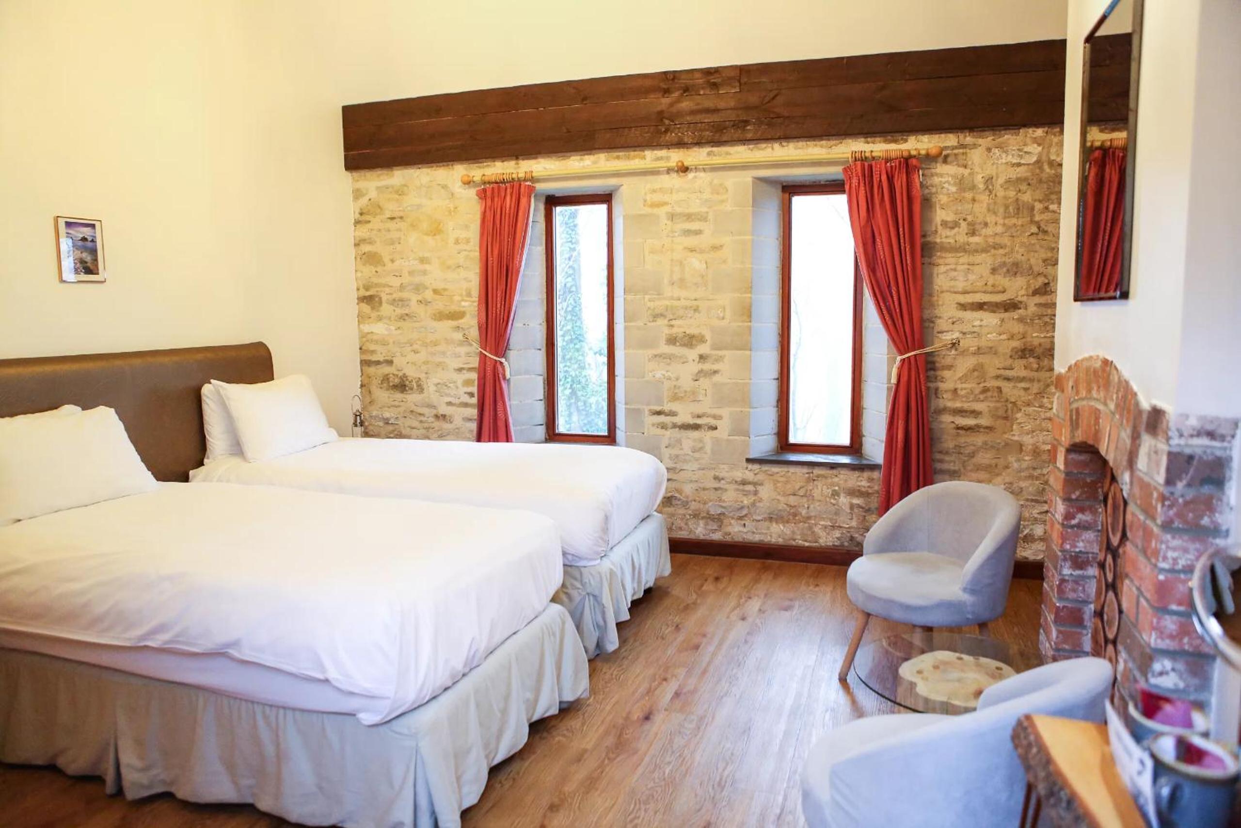 Room, Twin Beds