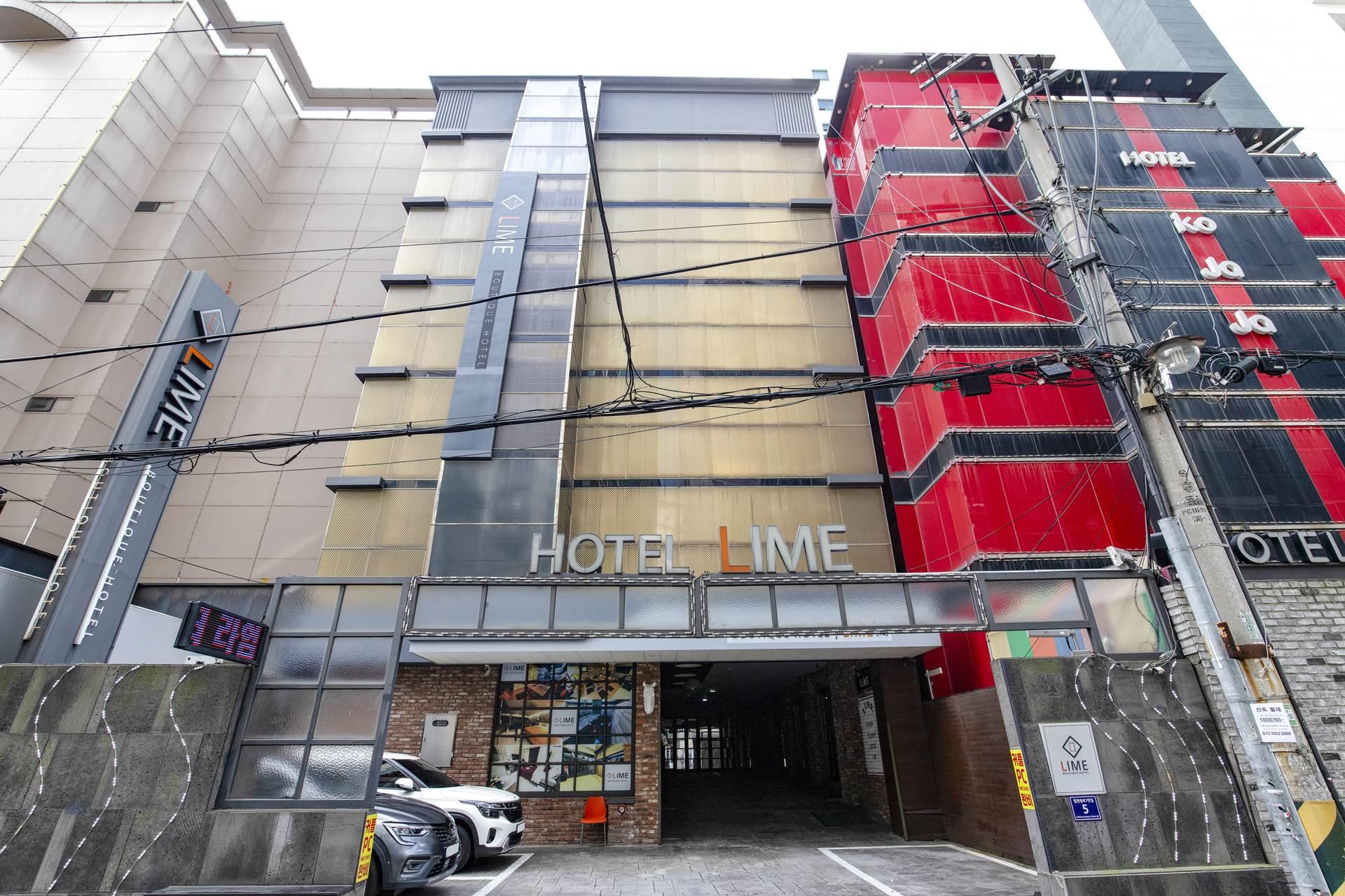 Lime Hotel 2/83