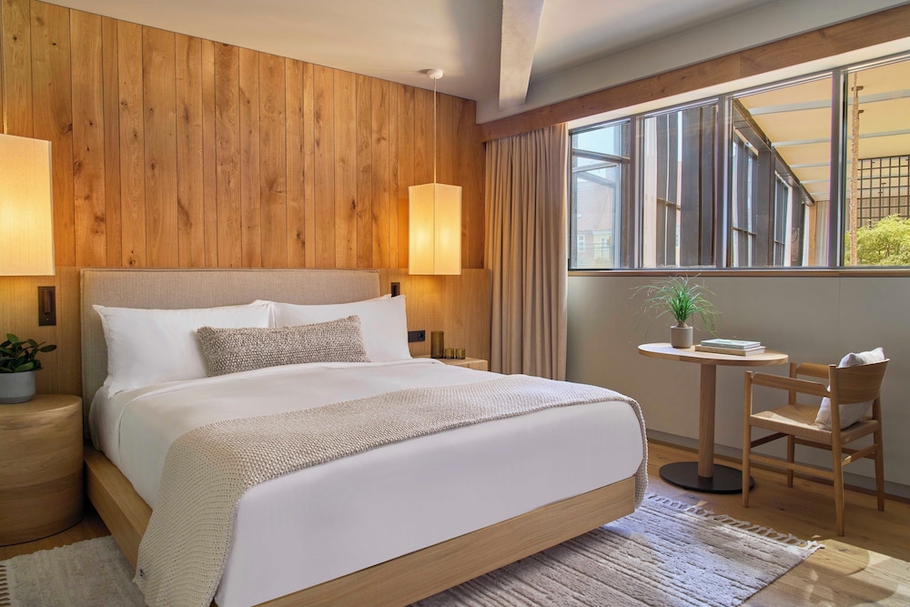 Room, Queen Bed, Alcove