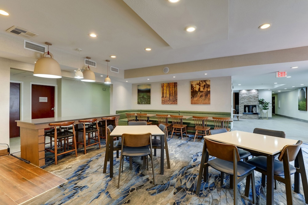 Best Western Plus Las Colinas Inn & Suites 47/58
