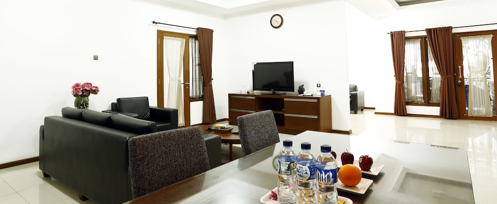 KULDESAK VILLAS BANDUNG 49/74