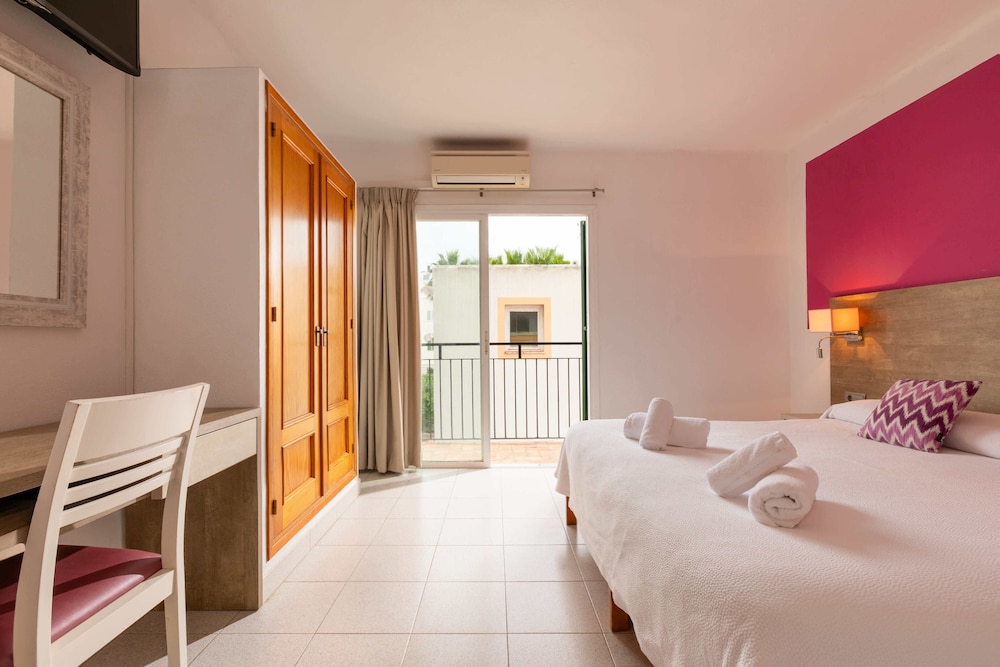 STANDARD, DOUBLE BED, BALCONY