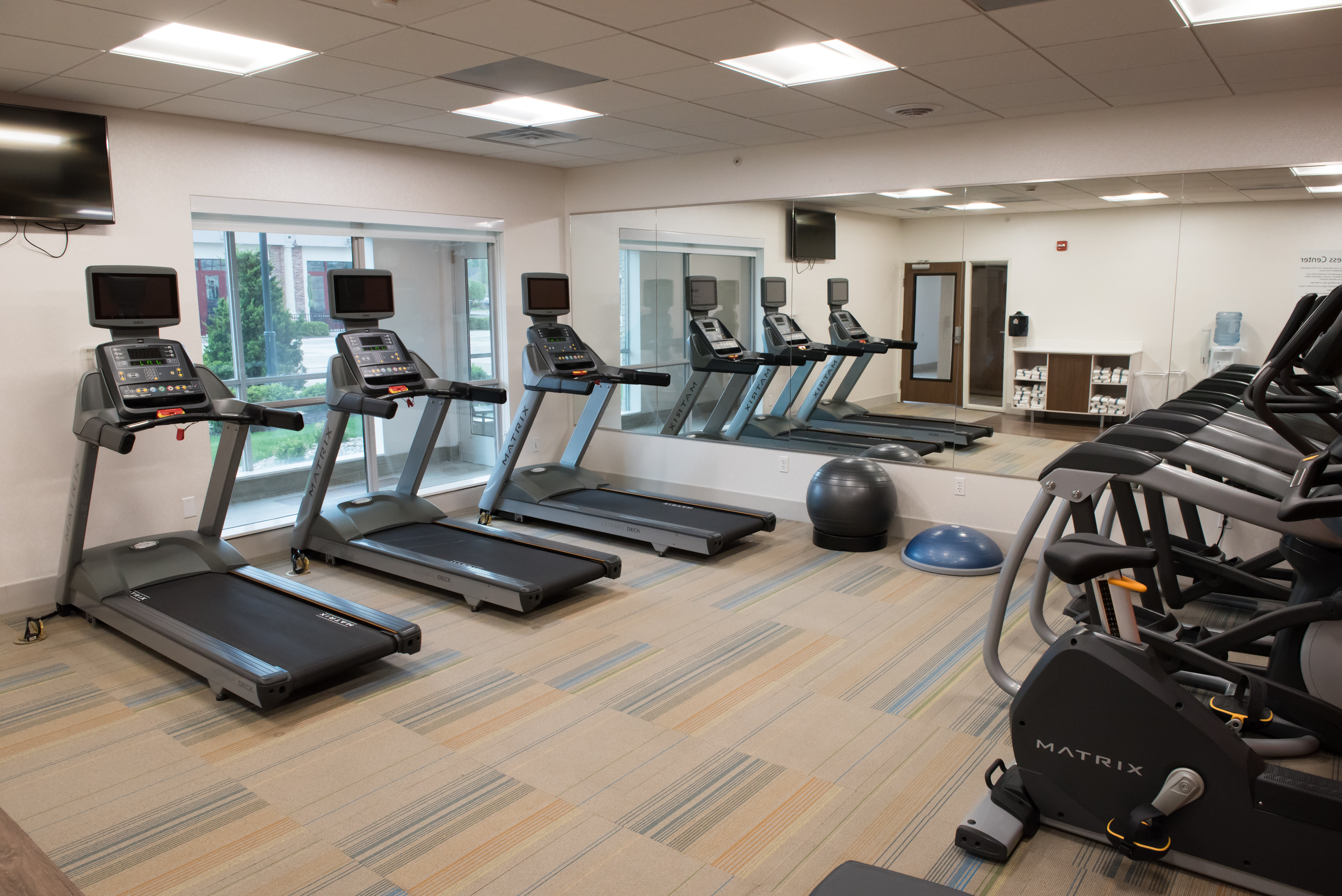 Holiday Inn Express Suites Merrillville 32/45