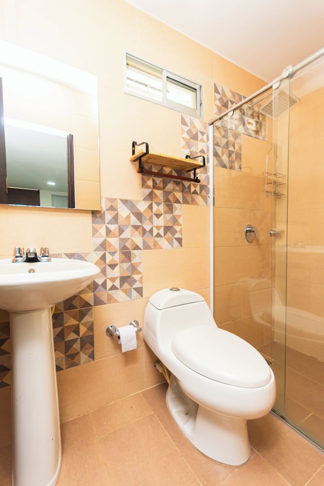 Hotel Med 94 Barranquilla 43/43