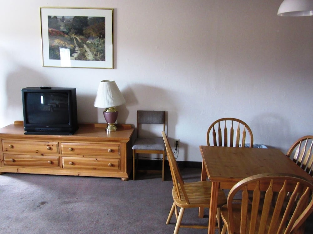 Yellowstone Country Inn 34/48