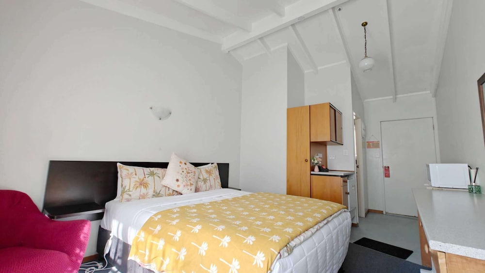 Studio, Double Bed
