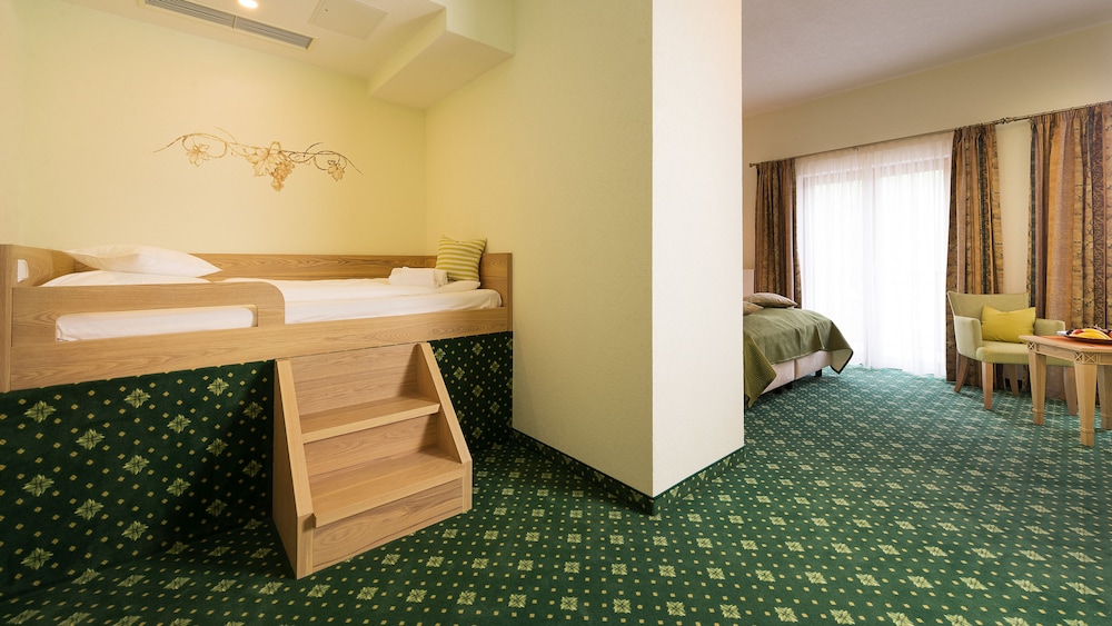 Hotel Rebstock 24/49