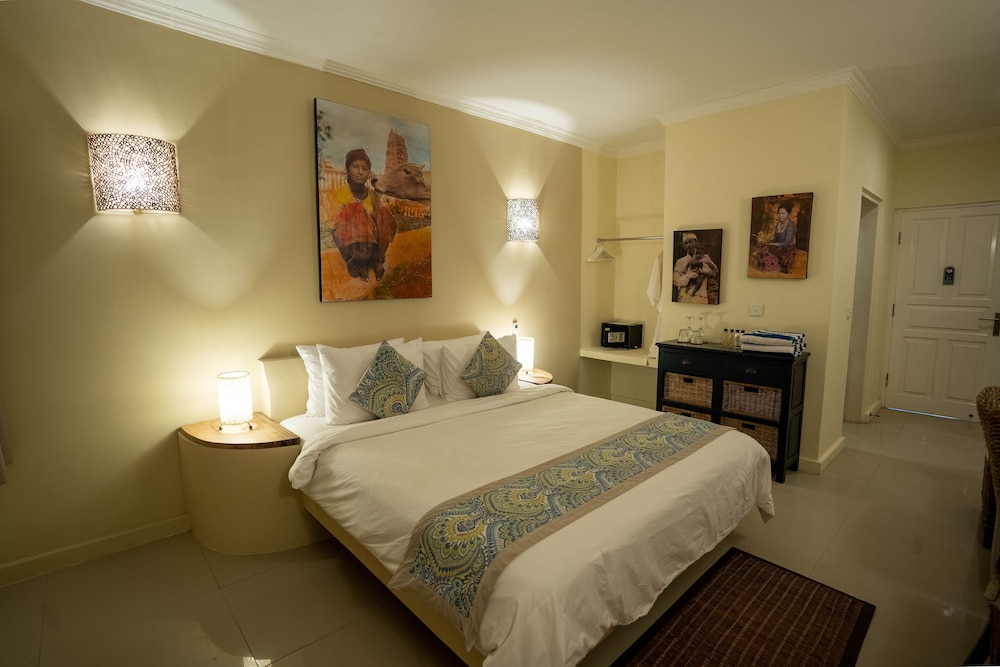 Scallywags Resort 6/50
