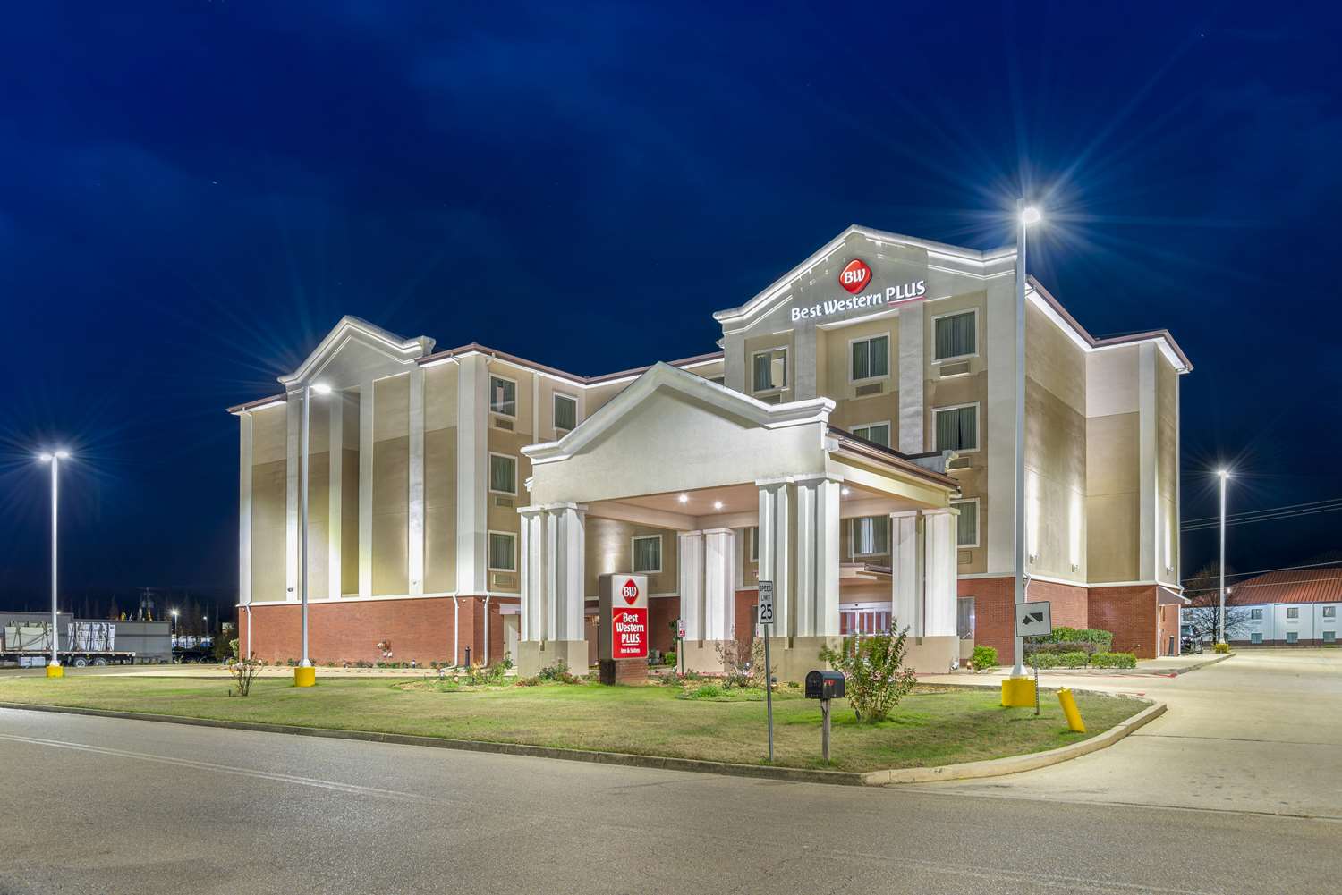 Best Western Plus Flowood Inn & Suites 2/39