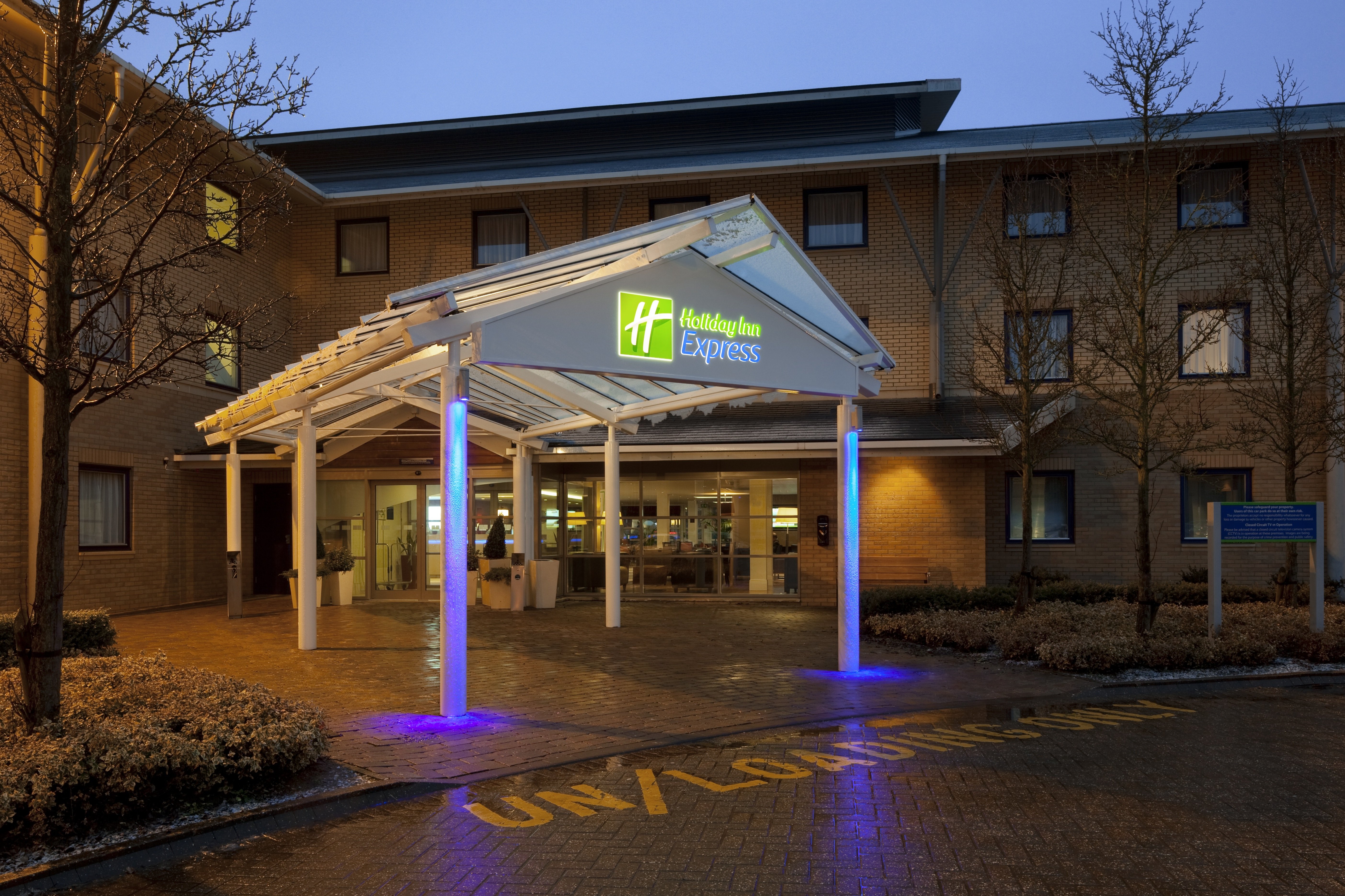Holiday Inn Express Milton Keynes 1/46