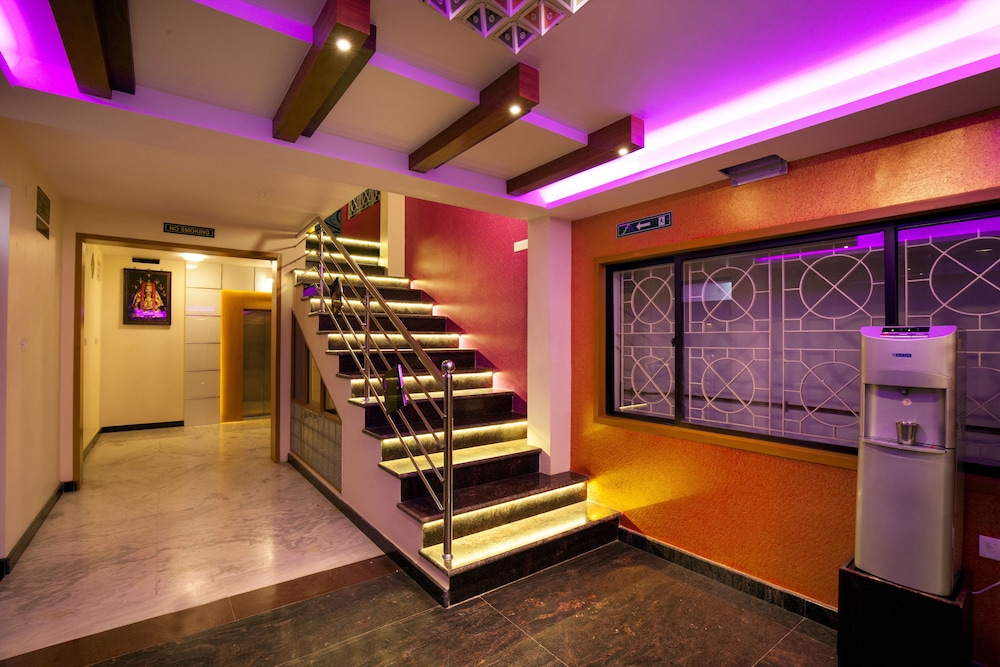 Hotel Lotus 32/42