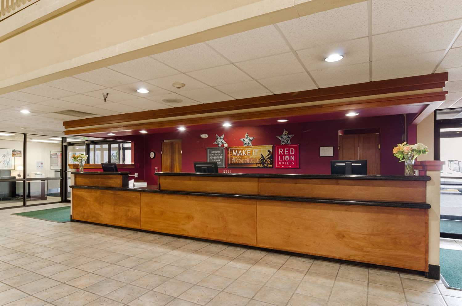 Red Lion Hotel Conference Center Cheyenne 3/65