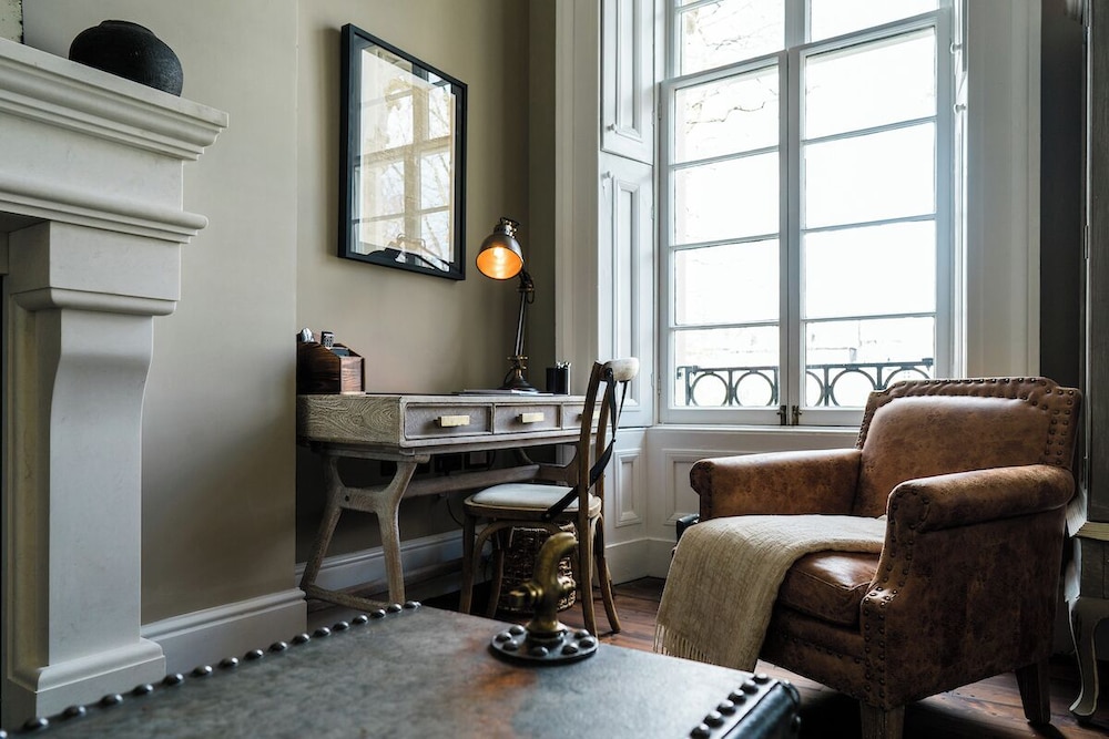 The Regency 33/49