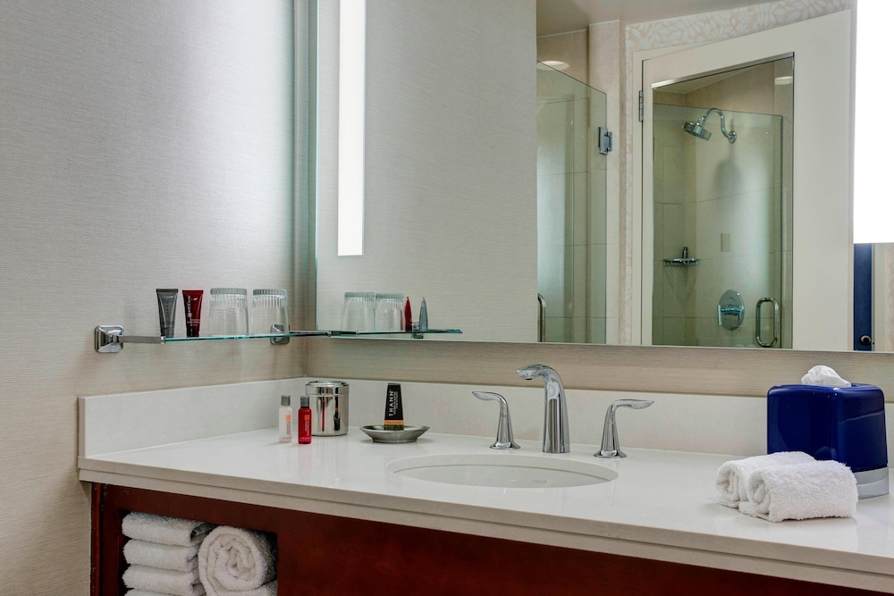 Marriott Marina Del Rey 16/48
