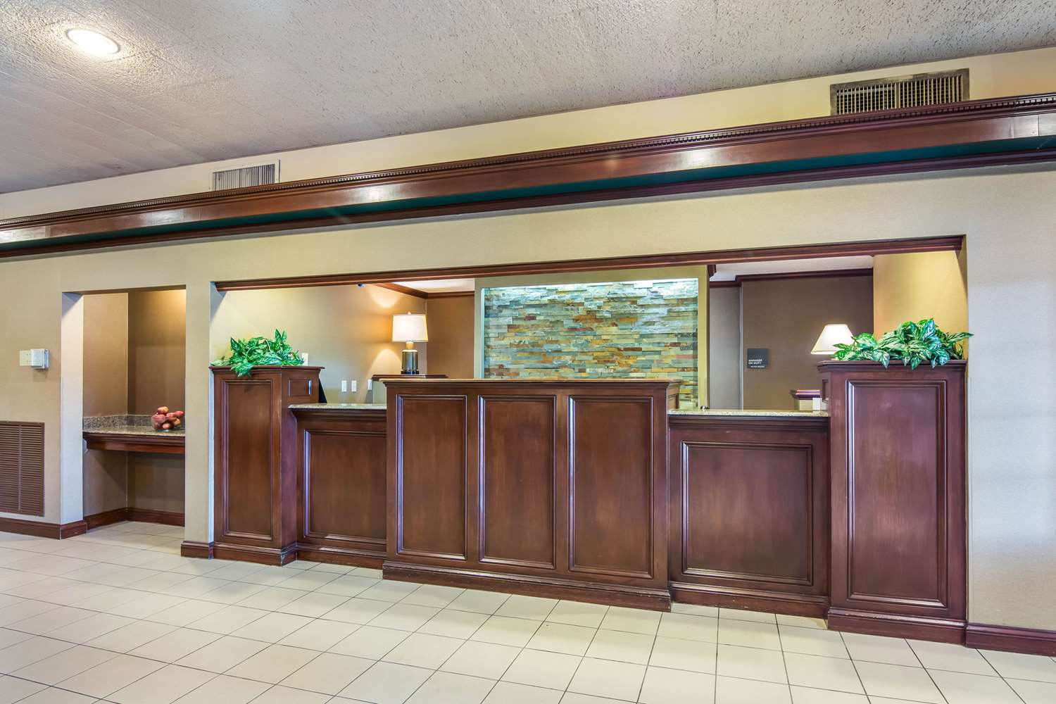 Cayuga Blu Hotel 1/21