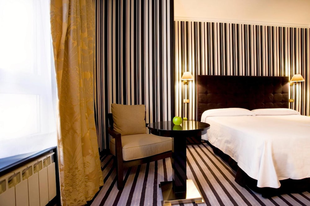 Hotel Clarin 11/40