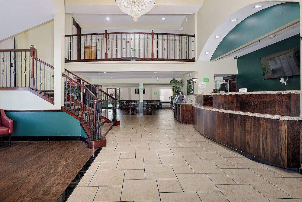 GreenTree Inn Houston IAH Airport 6/48