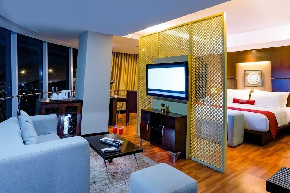 Emersia Hotel Resort 24/50