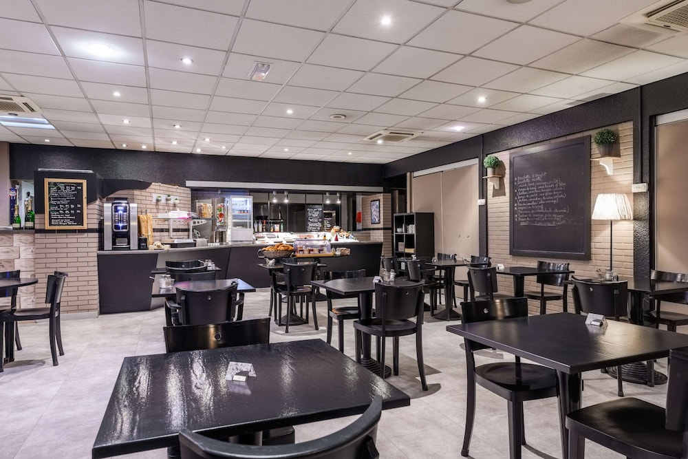restaurant cafeteria