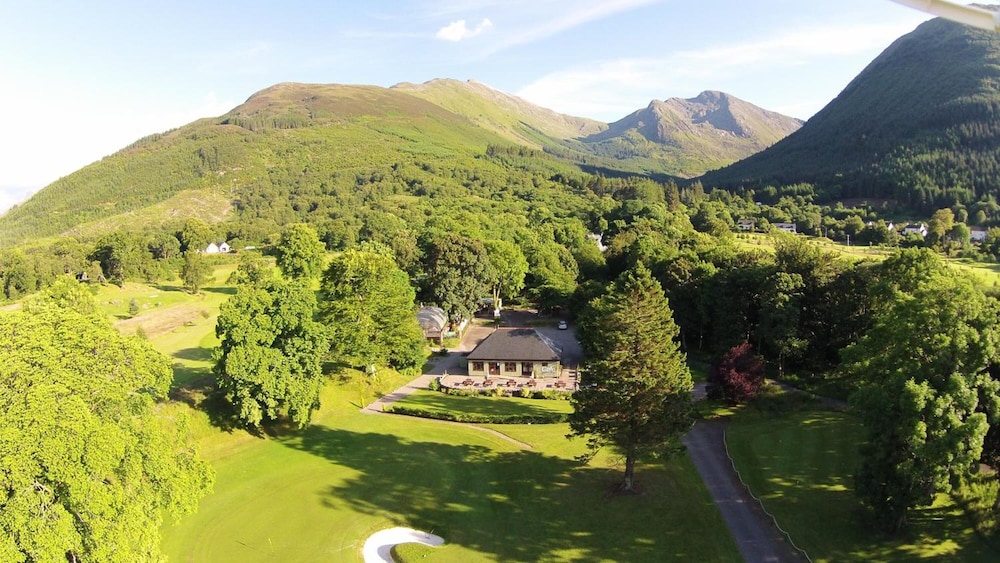 Riverbeds Lodges With Hot Tubs 17/23