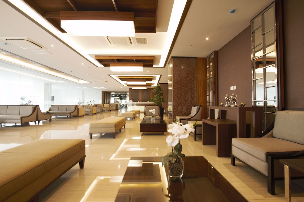 TARA HOTEL 41/46