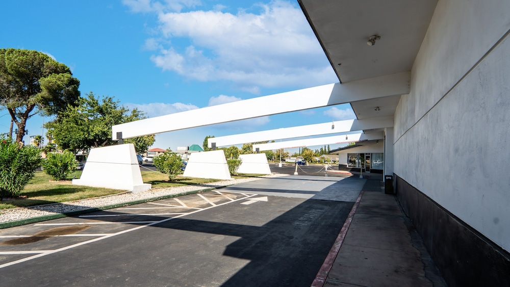 Motel6 Victorville, CA - Civic Center / Route 66 47/60