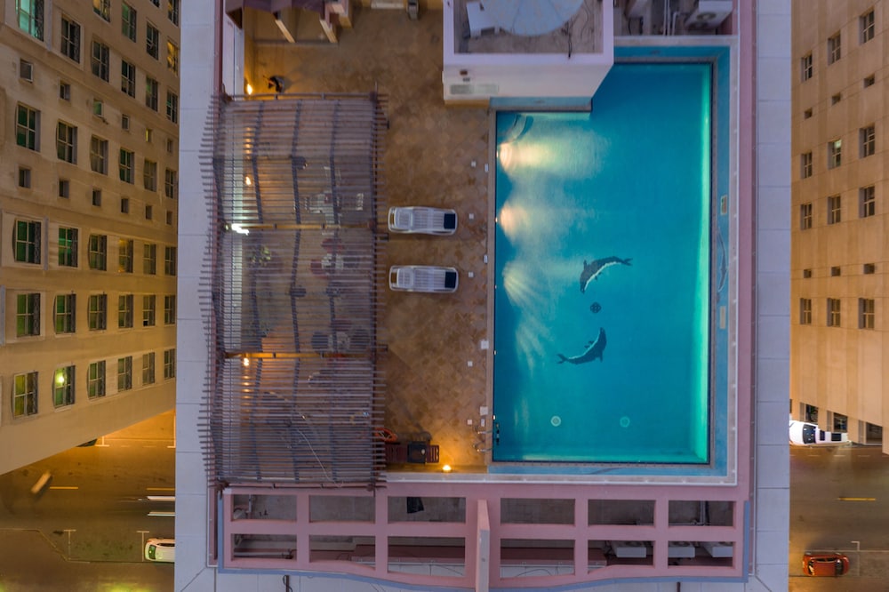 swimming pool spa