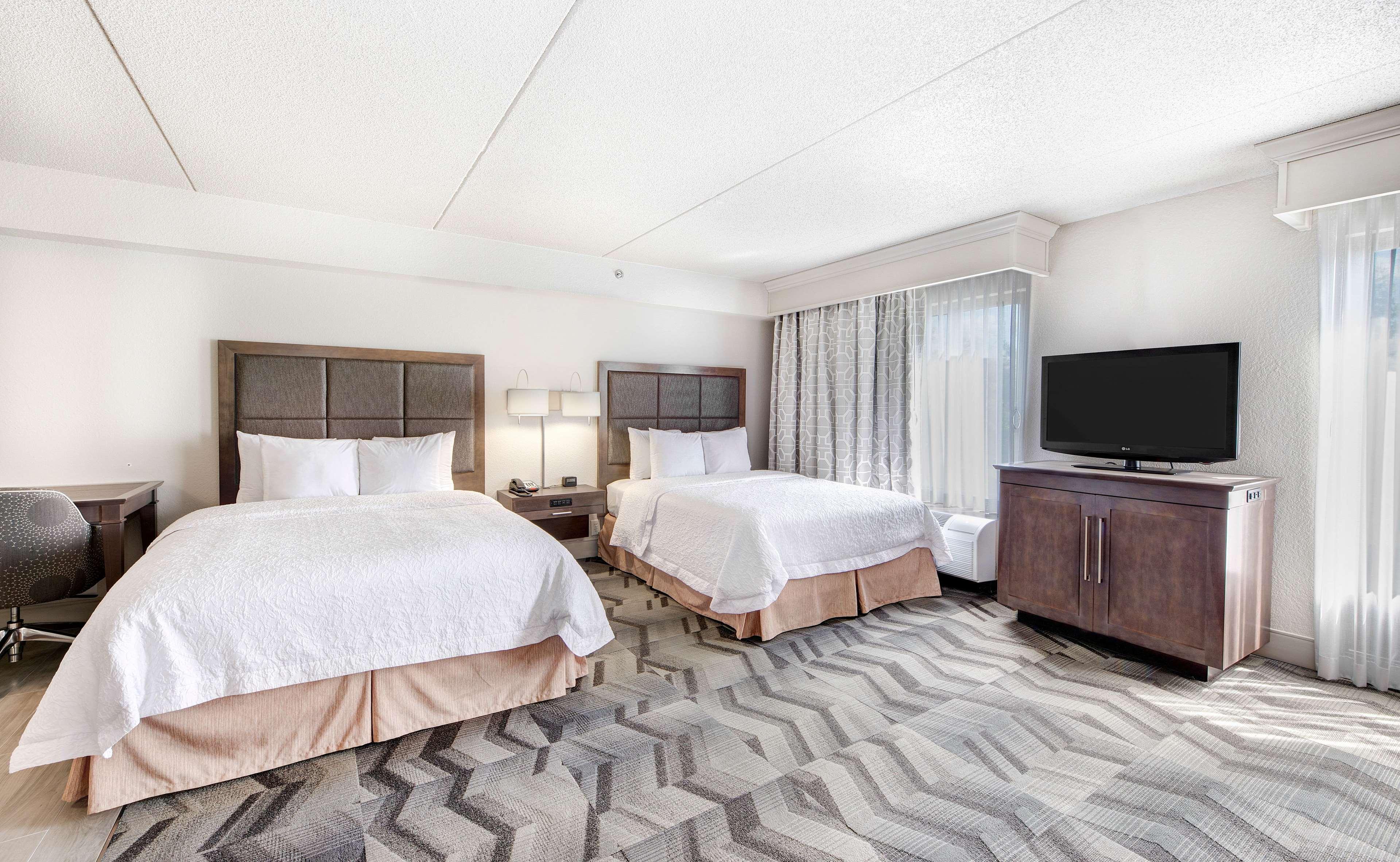 STUDIO, 2 QUEEN BEDS, ACCESSIBLE