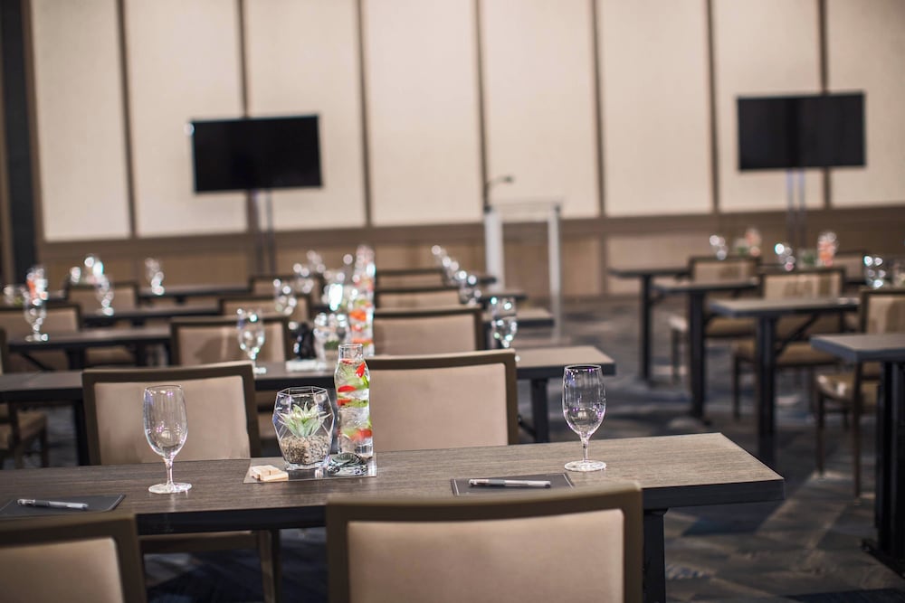 RENAISSANCE TOLEDO DOWNTOWN HOTEL 56/66