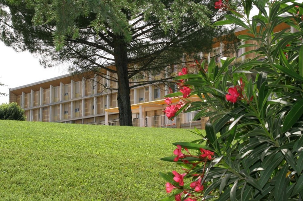 surroundings