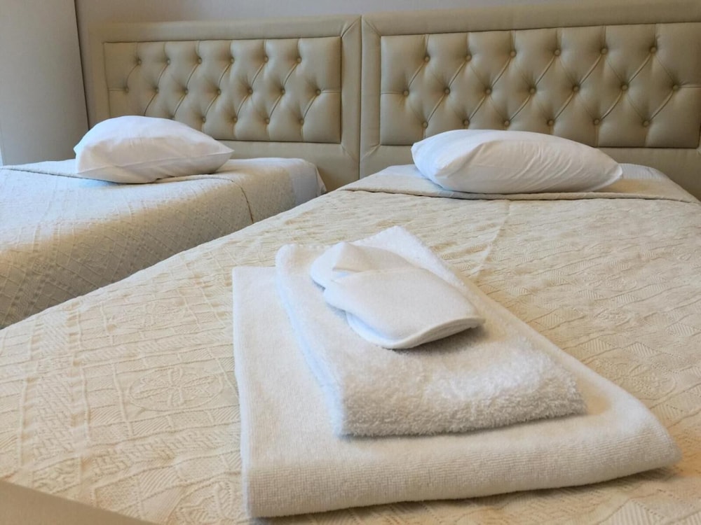 HOTEL PRESTIGE 10/26