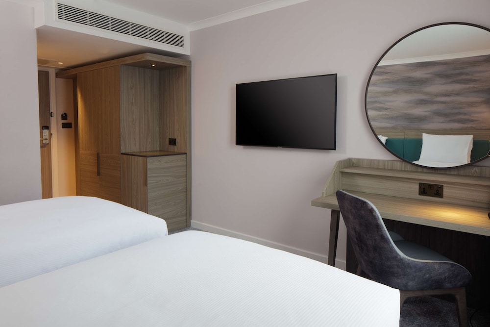 Doubletree by Hilton Bath 30/79