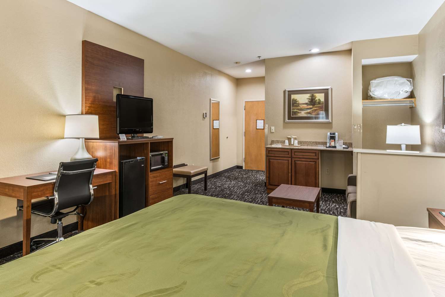 Upgrade, Suite, King Bed