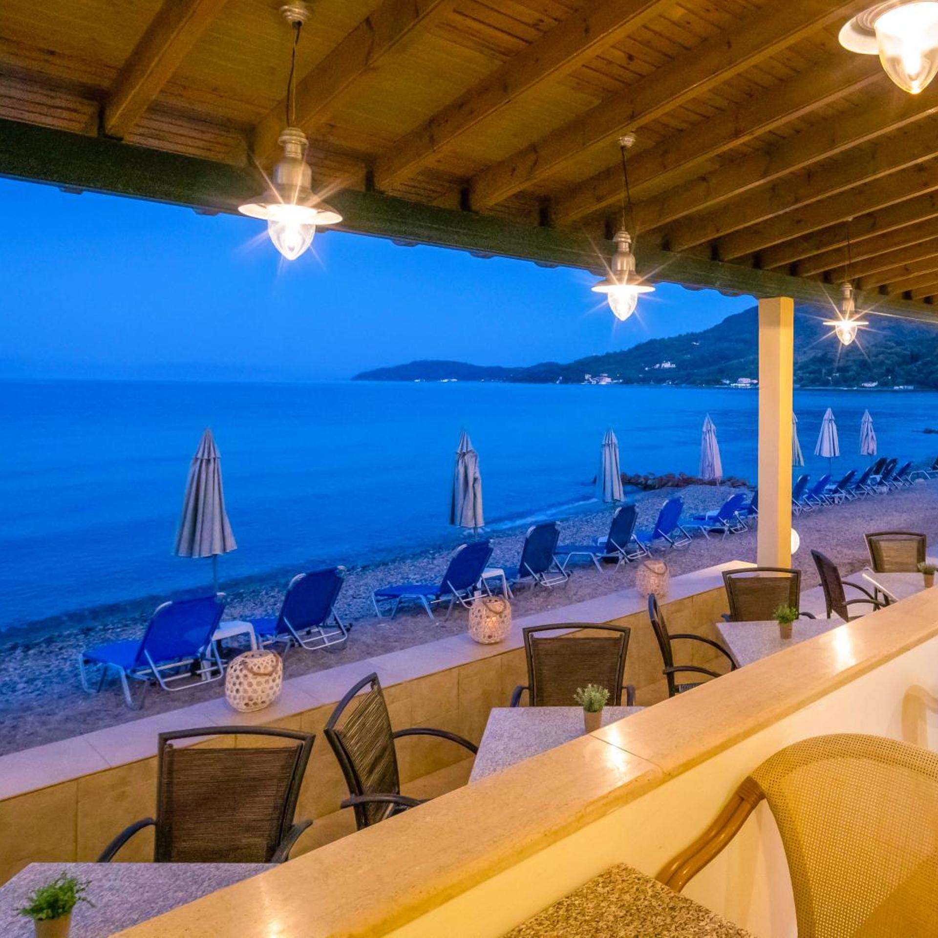 Rossis Beach Hotel 42/58