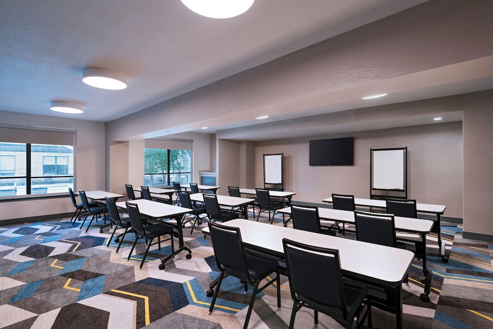 HYATT house Dallas/Uptown 62/71