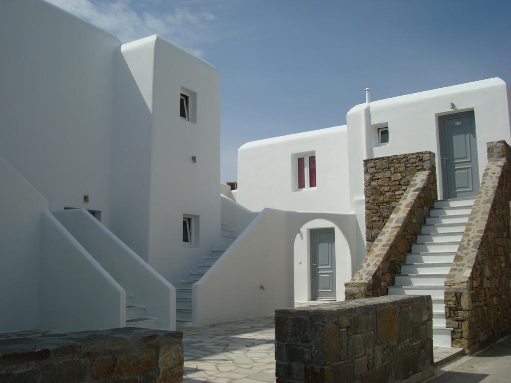 Elena Studios & Suites 16/17