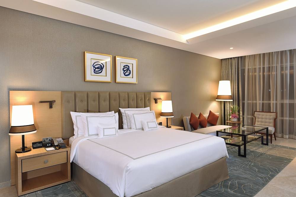 Grand Cosmopolitan Hotel 23/73
