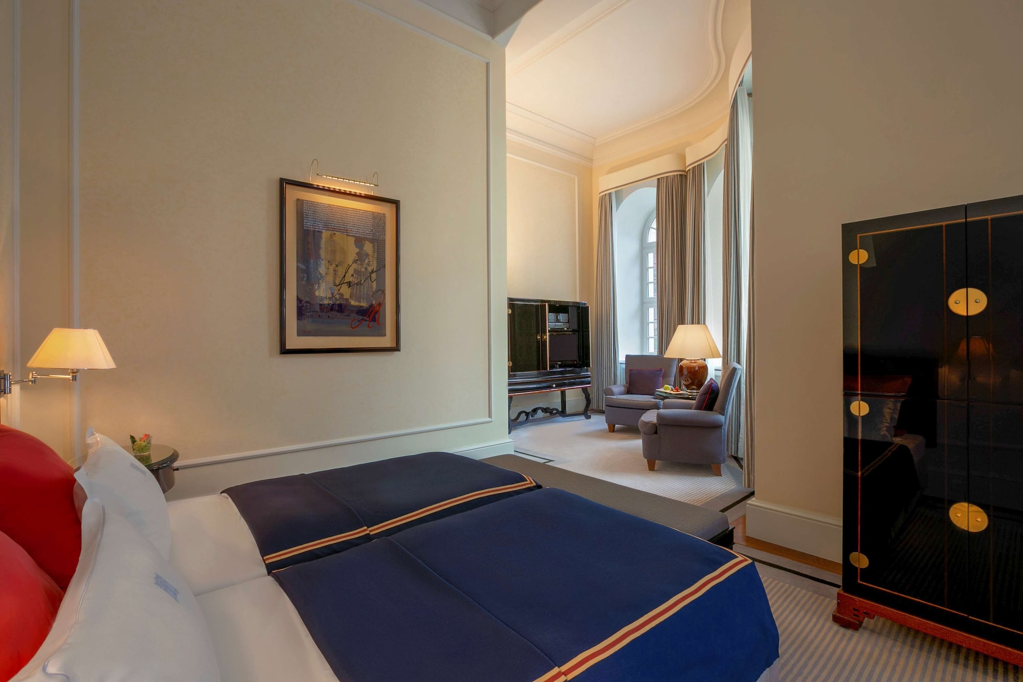 Junior Suite, King Bed, Castle View