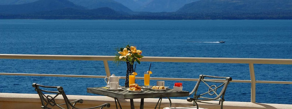 Cacique Inacayal Lake & Spa Hotel 45/50