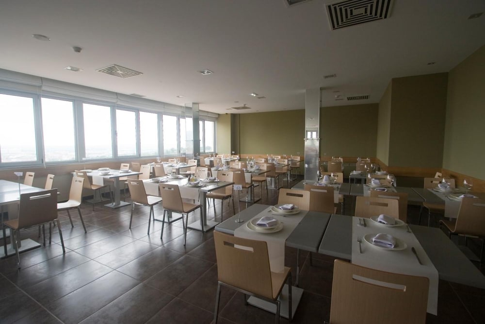 Hotel Palacio De Asturias 10/15