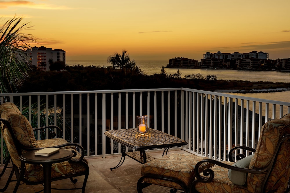 Olde Marco Island Inn And Suites 53/57