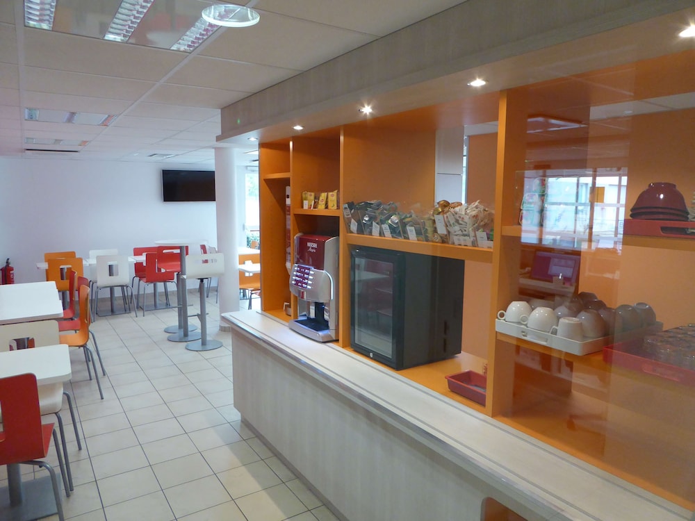 PREMIERE CLASSE HOTEL ROISSY - AEROPORT CDG - LE MESNIL AMELOT 9/61
