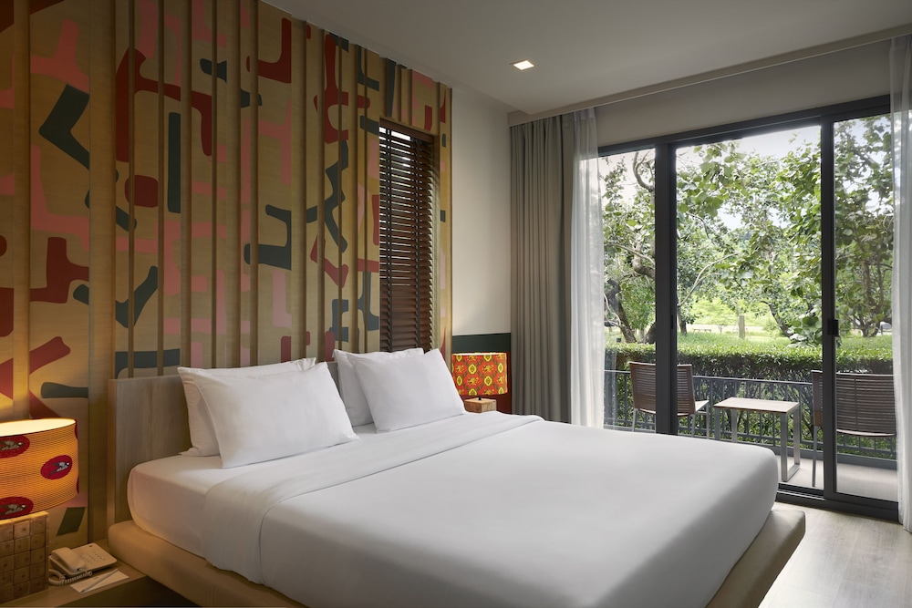 ROOM, KING BED, GARDEN VIEW, CORNER