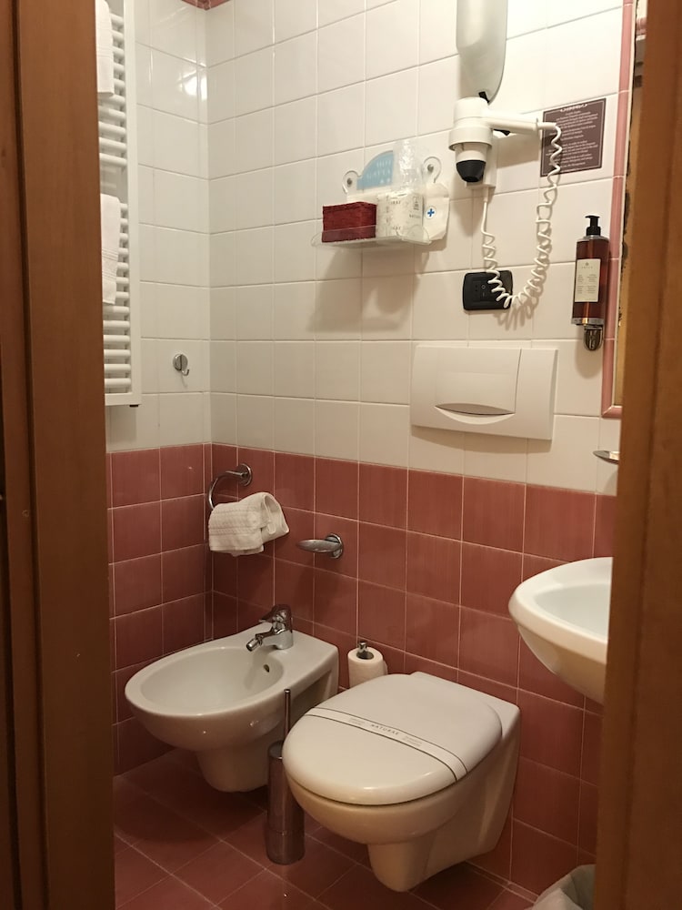 غرفة سوبيريور بسرير كوين بإطلالة على المدينة، Hotel Gattapone 6/9