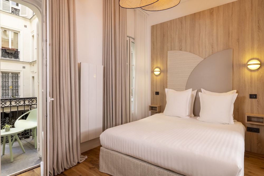 Yuna Blanche Serviced Apartments 11/71