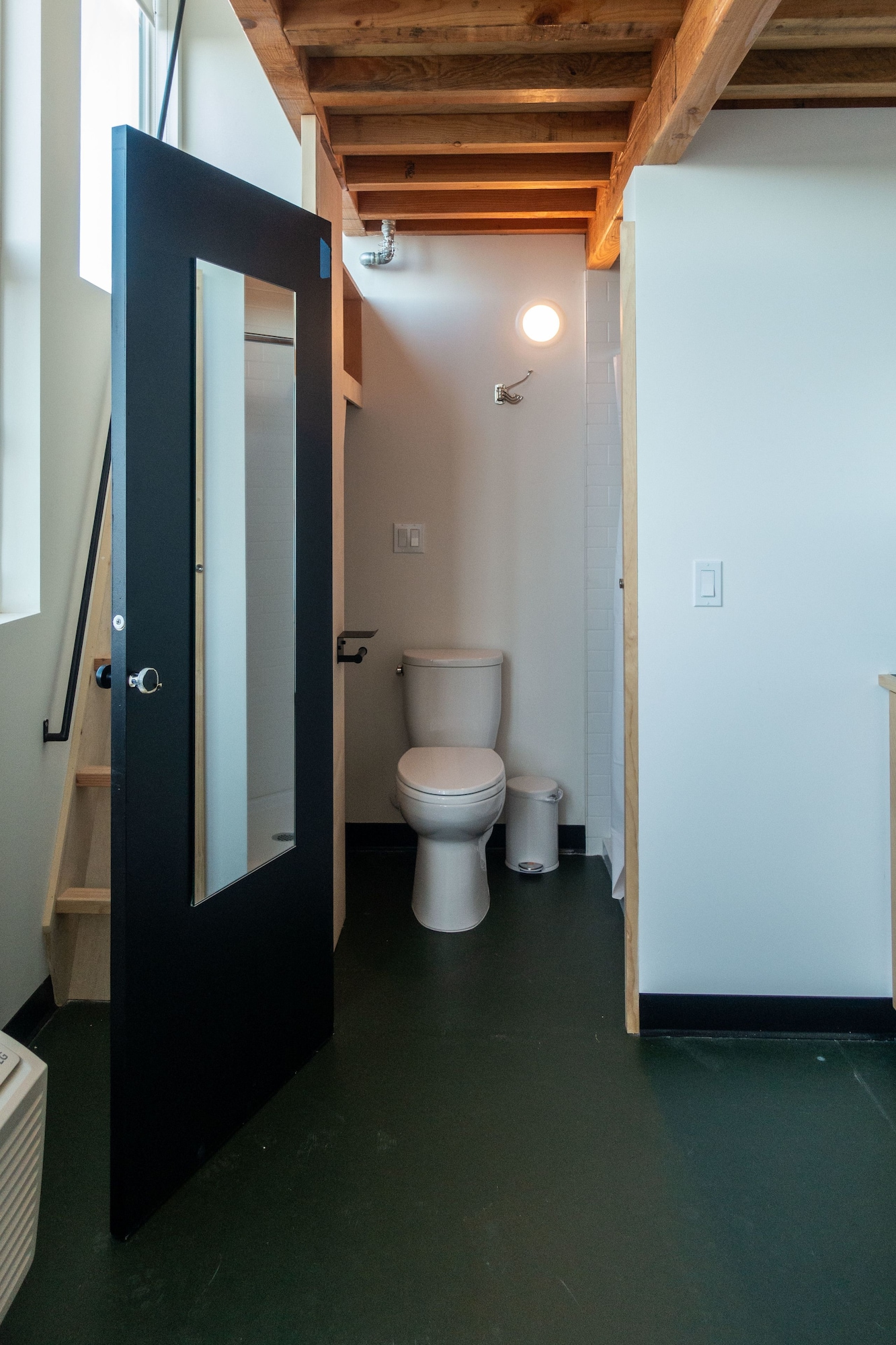 1 BEDROOM, STUDIO