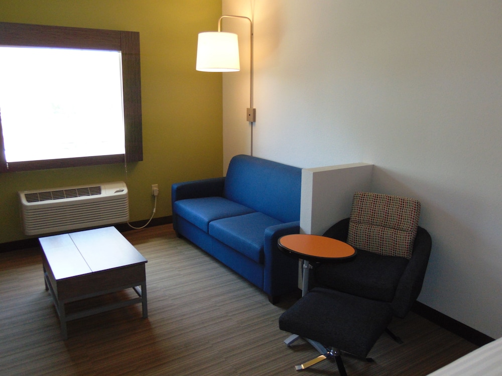 Holiday Inn Express Suites Boynton Beach West 42/71