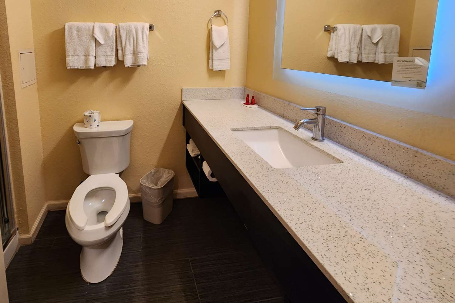 Days Inn By Wyndham Freeport 33/34