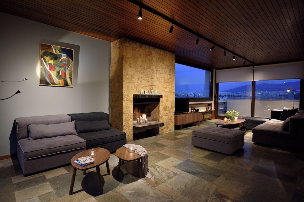 Karyatis Luxury Maisonette By K&K 32/50