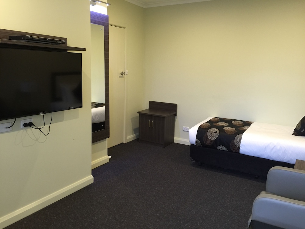 Park Squire Motor Inn And Serviced Apartments 45/49
